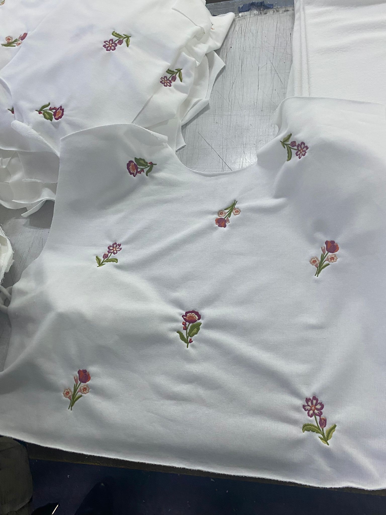 tshirt with embroidery made in Turkey by Alle Textile