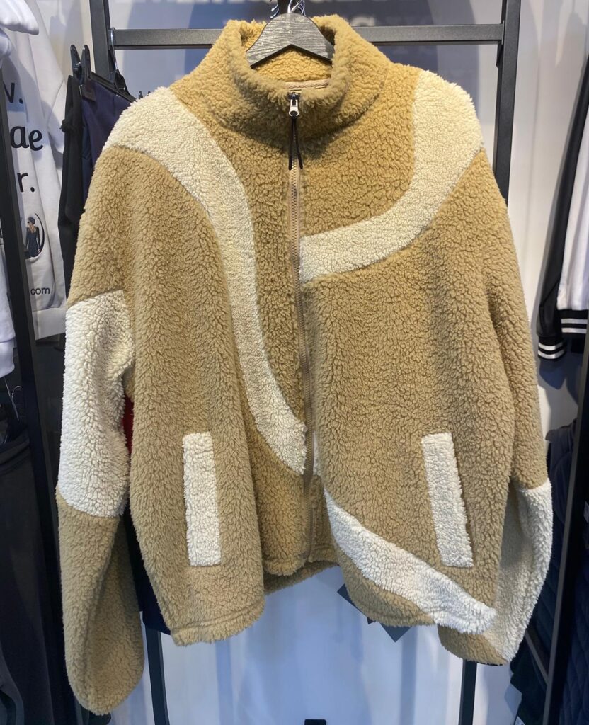 Polar zip-up jacket manufactured by Alle Textile in Turkey for private label clothing production.